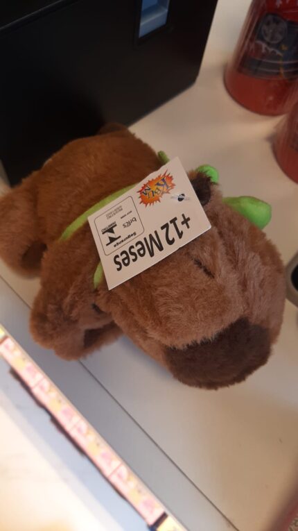 BRINQUEDO - CAPIVARA QUE ANDA COM MOCHILA